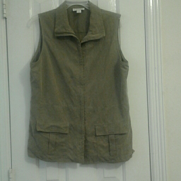 Army green vest - Picture 1 of 3